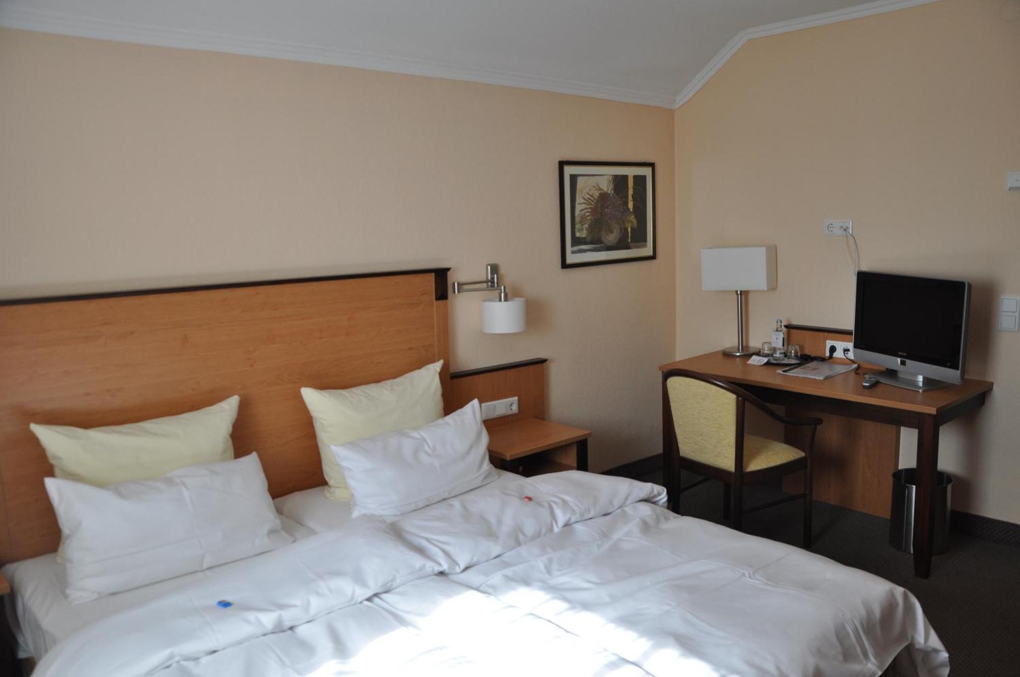 Hotel Gasthof Vogelsang Zellingen Extérieur photo
